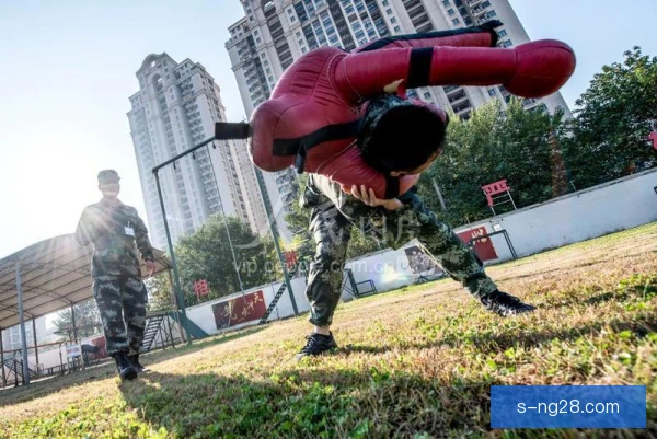 武术摔假人训练，实战对抗能力得到显著提升